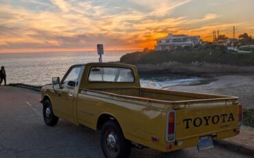Toyota-pickup-1976-yellow-4