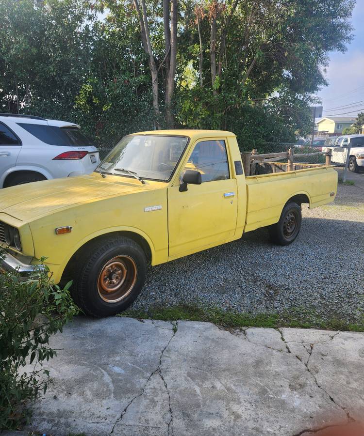 Toyota-pickup-1977-3
