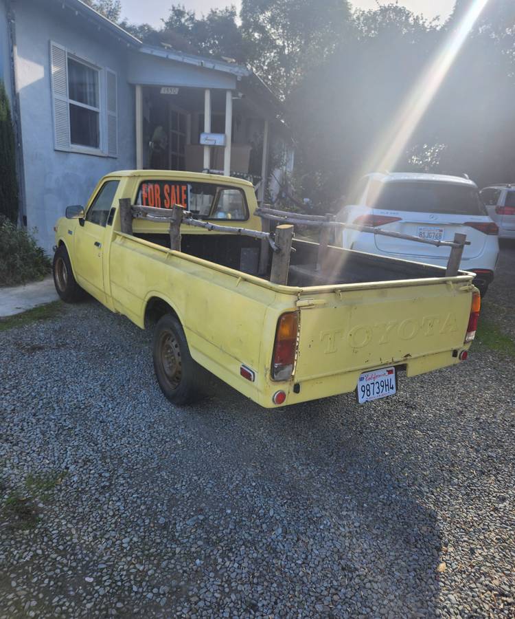 Toyota-pickup-1977-7