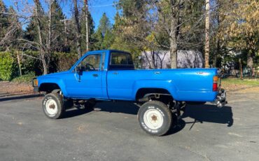 Toyota-pickup-1984-blue-1