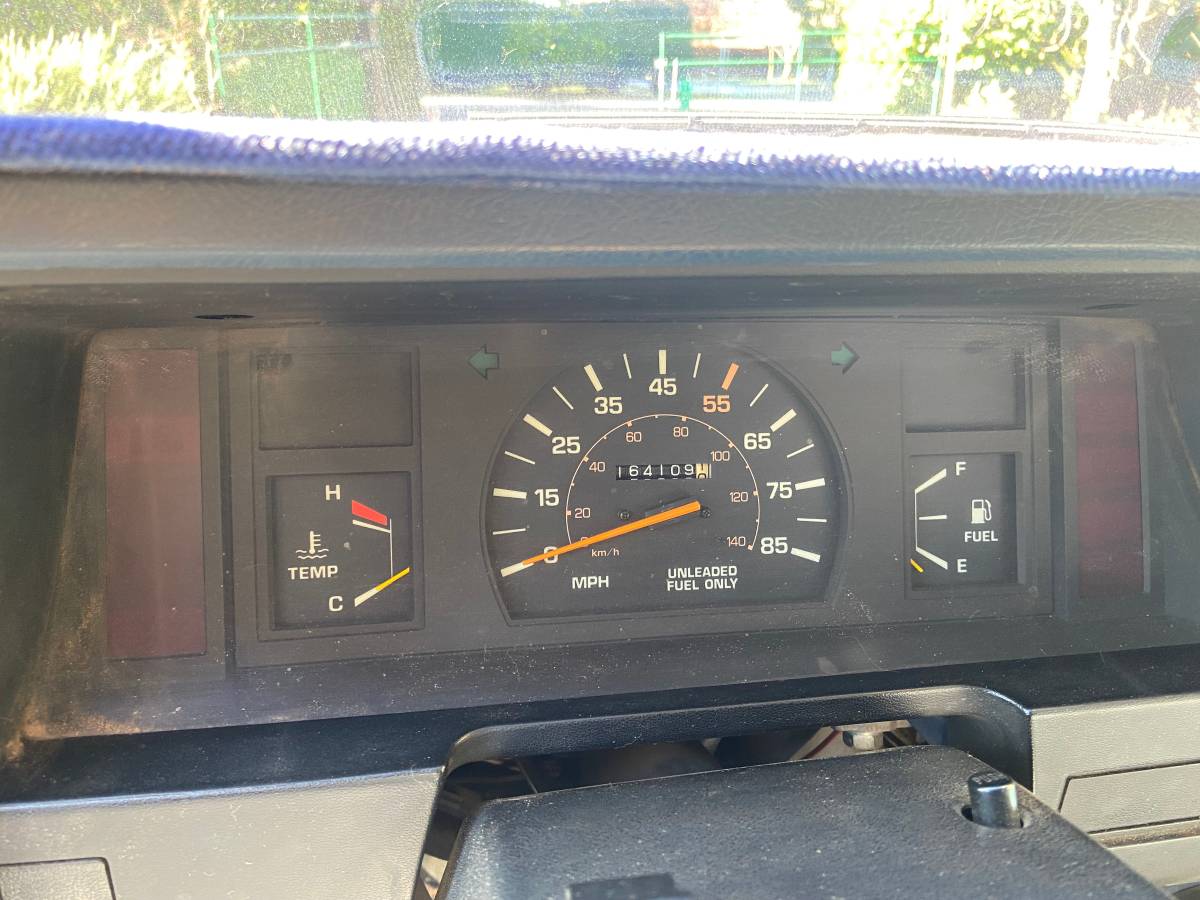 Toyota-pickup-1984-blue-2