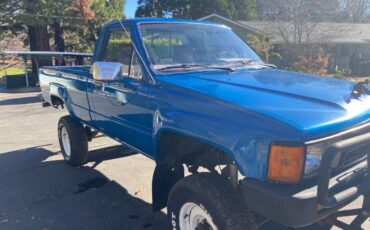 Toyota-pickup-1984-blue-4