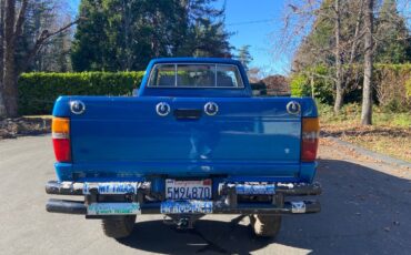 Toyota-pickup-1984-blue-5
