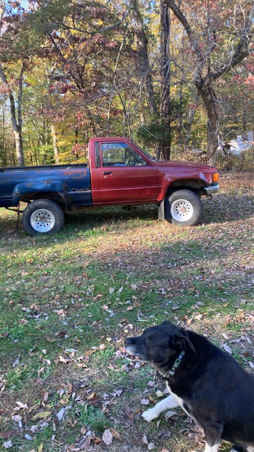 Toyota-pickup-1987-2