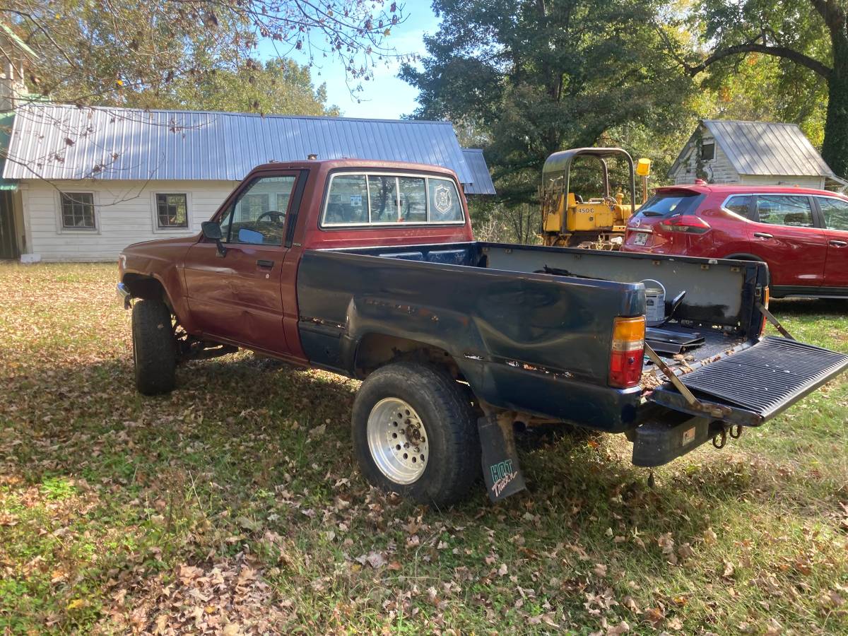 Toyota-pickup-1987-3