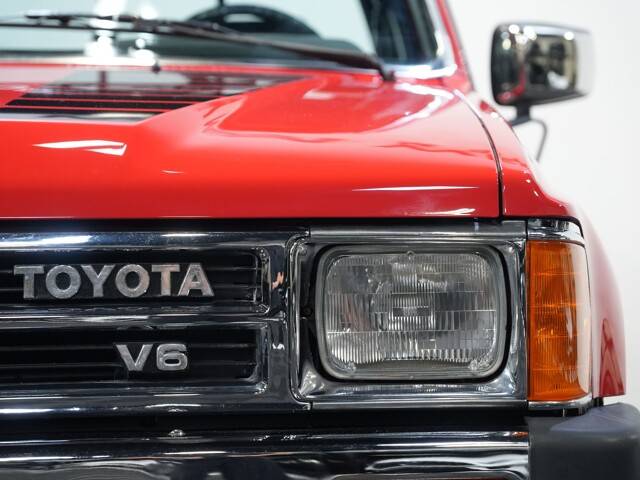 Toyota-pickup-1988-red-11