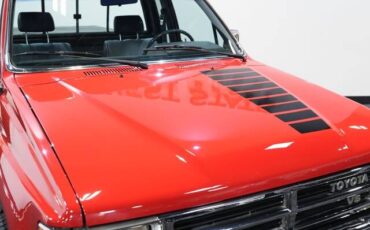 Toyota-pickup-1988-red-13