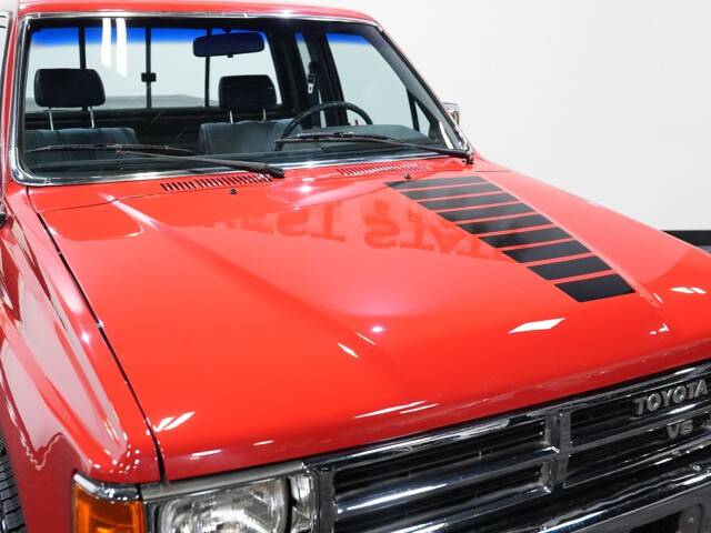 Toyota-pickup-1988-red-13