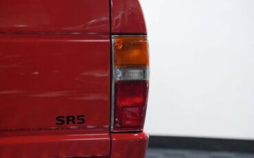 Toyota-pickup-1988-red-14