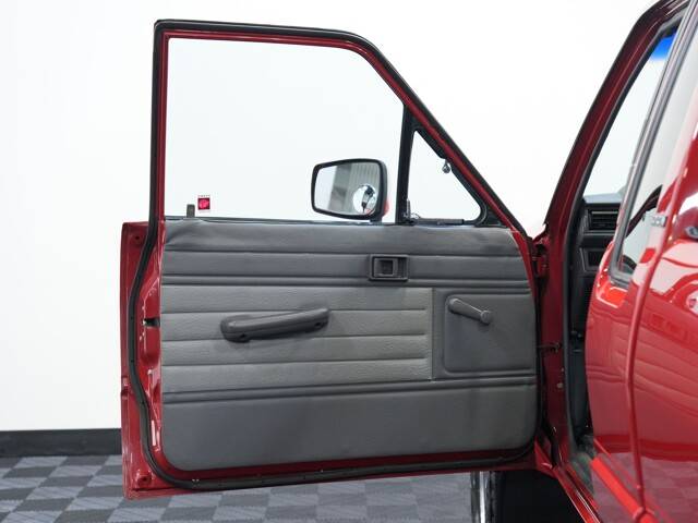 Toyota-pickup-1988-red-18