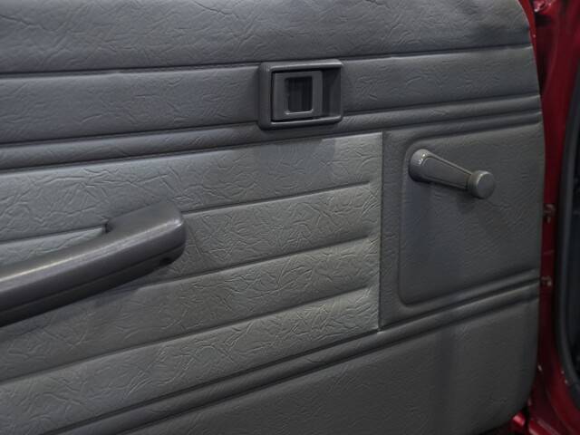 Toyota-pickup-1988-red-19