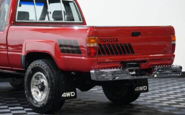 Toyota-pickup-1988-red-2