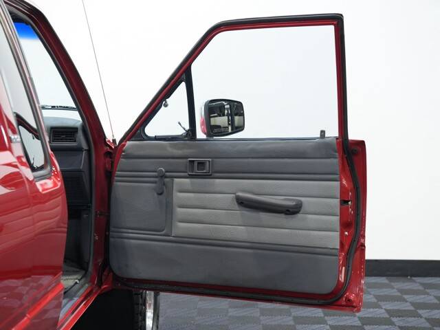 Toyota-pickup-1988-red-20