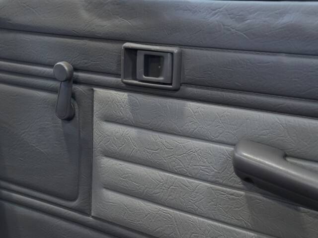 Toyota-pickup-1988-red-21