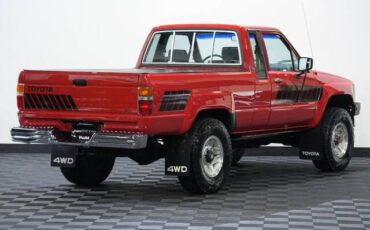 Toyota-pickup-1988-red-7
