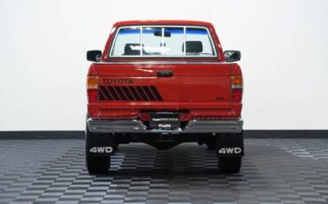 Toyota-pickup-1988-red-8