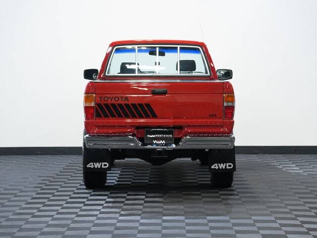 Toyota-pickup-1988-red-8