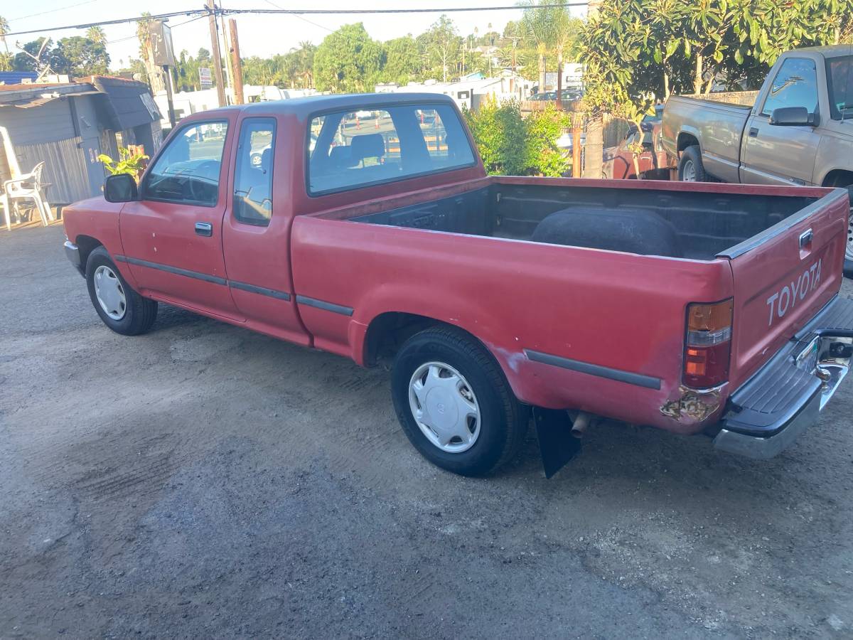 Toyota-pickup-1989-red-1
