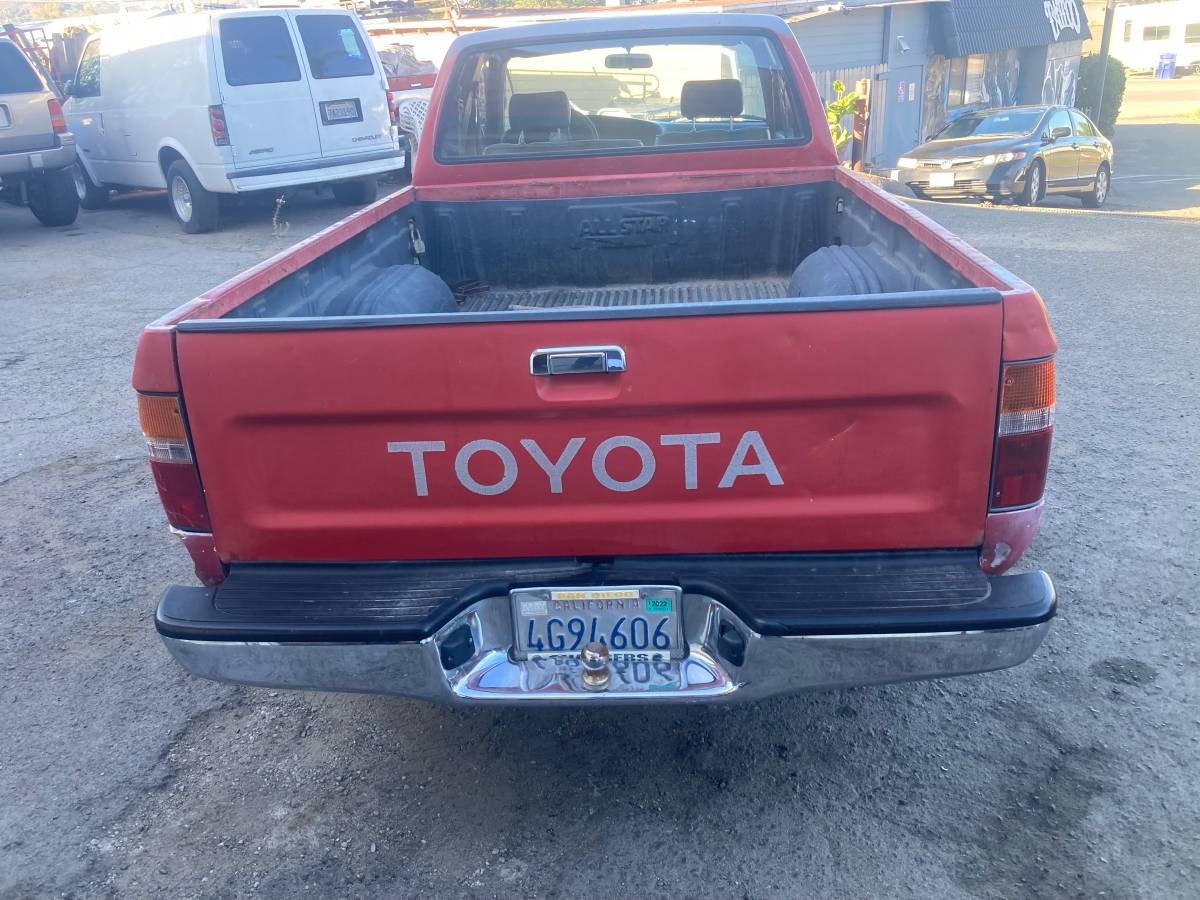 Toyota-pickup-1989-red-2