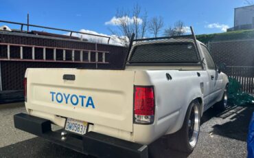 Toyota-pickup-1989-white-4