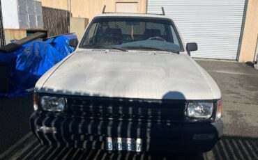 Toyota-pickup-1989-white-5