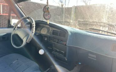 Toyota-pickup-1989-white-6