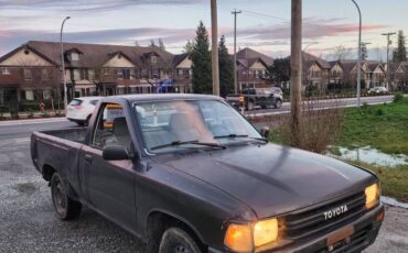 Toyota-pickup-1990-black-1
