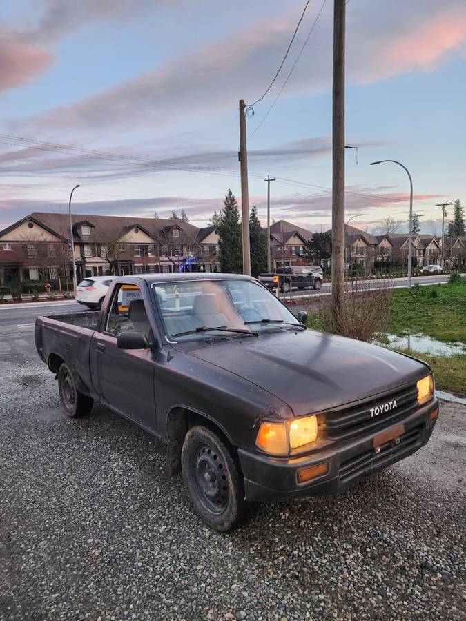 Toyota-pickup-1990-black-1
