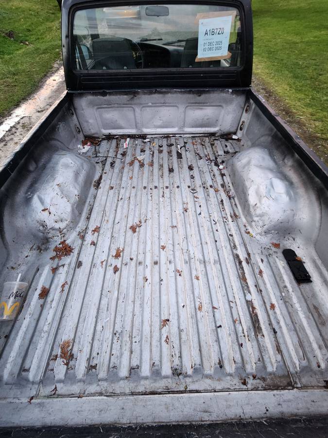 Toyota-pickup-1990-black-4