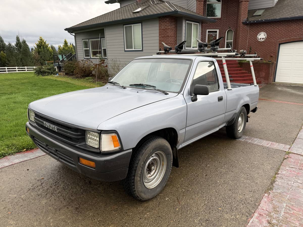 Toyota-pickup-1991-blue
