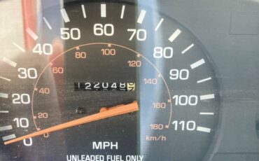 Toyota-pickup-1991-white-1