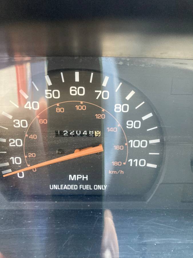 Toyota-pickup-1991-white-1