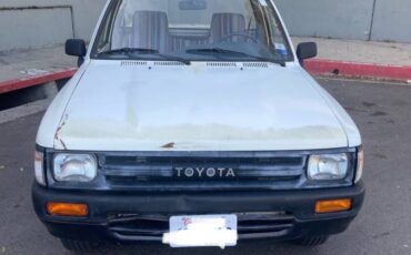 Toyota-pickup-1991-white-5