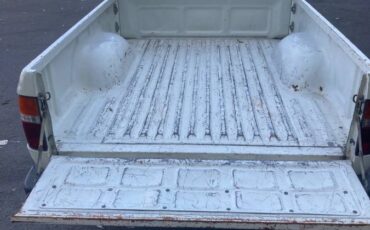 Toyota-pickup-1991-white-6