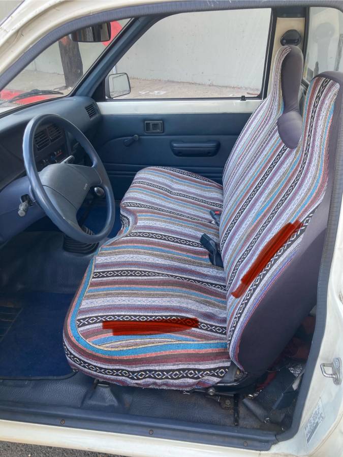 Toyota-pickup-1991-white-7