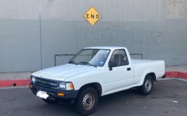 Toyota-pickup-1991-white-8