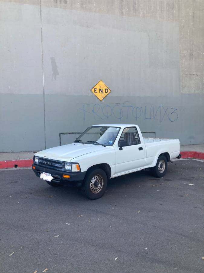Toyota-pickup-1991-white-8