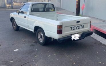 Toyota-pickup-1991-white-9