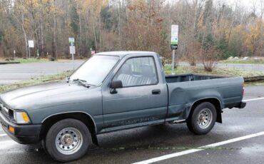 Toyota-pickup-1992-green-1