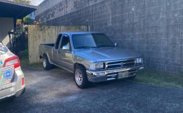 Toyota-pickup-1992-silver-1