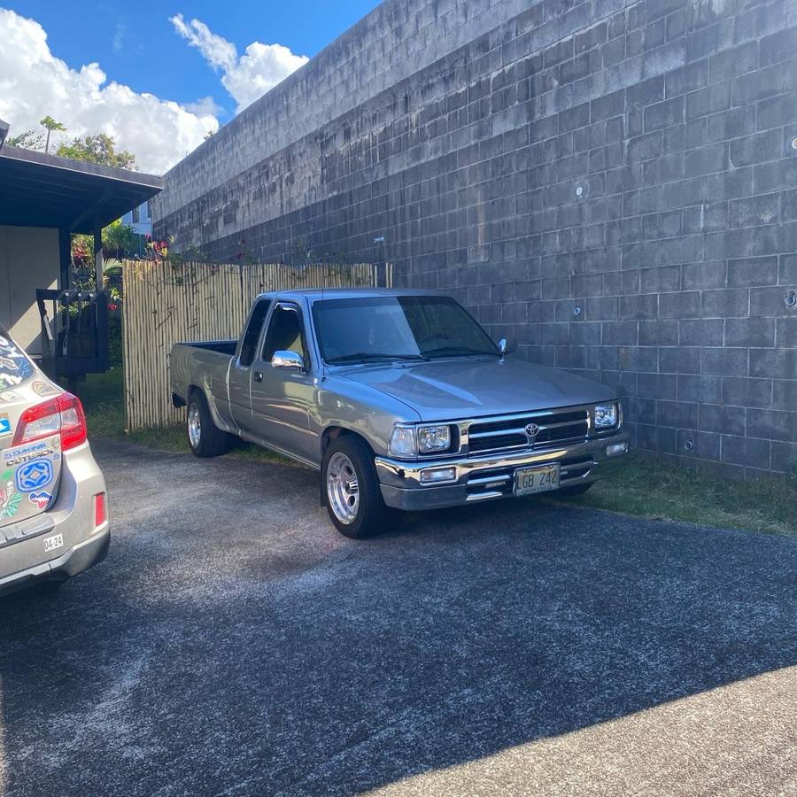 Toyota-pickup-1992-silver-1