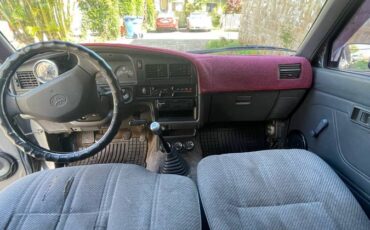 Toyota-pickup-1992-silver-2