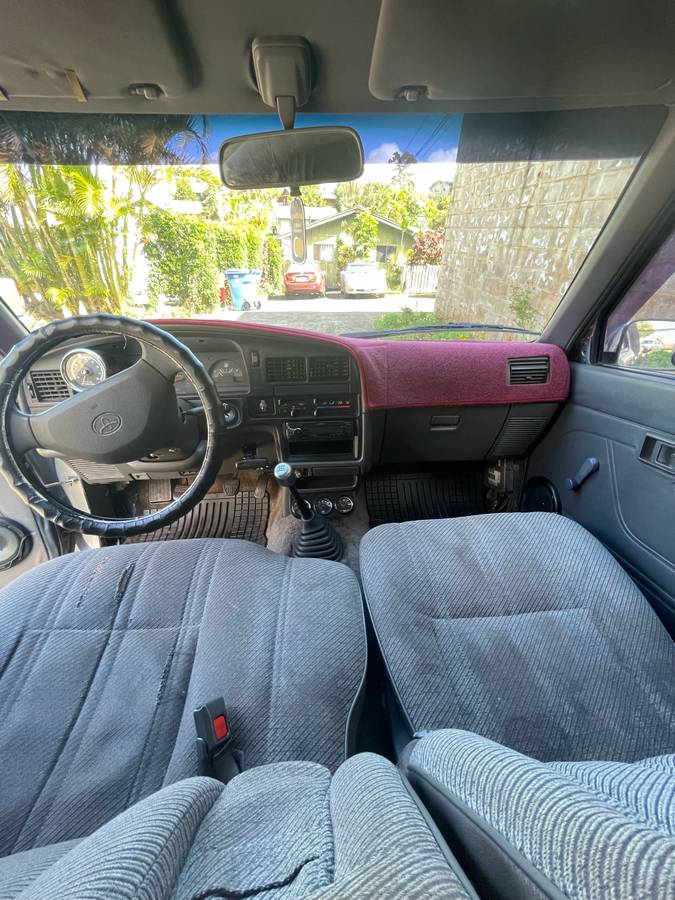 Toyota-pickup-1992-silver-2