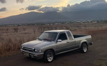 Toyota-pickup-1992-silver
