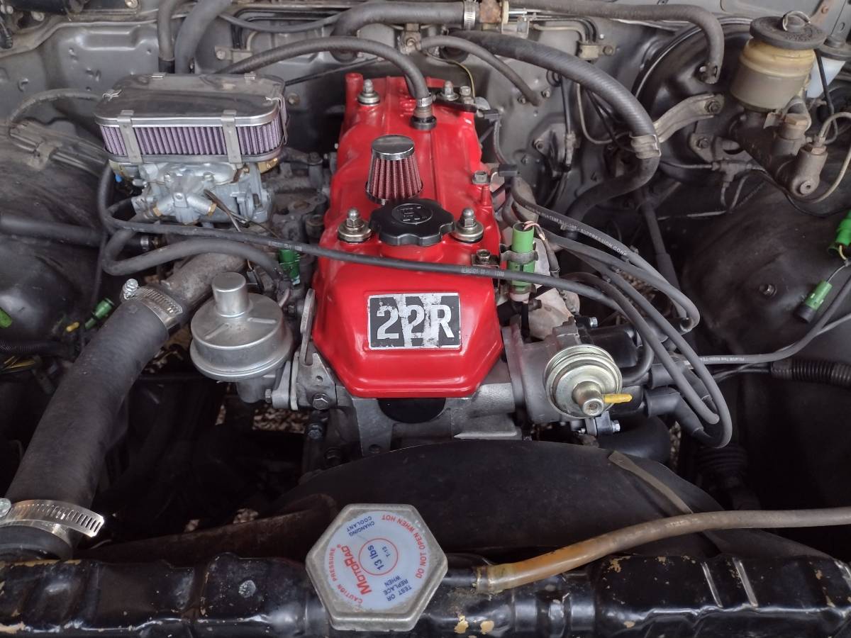 Toyota-pickup-4x4-1983-grey-9