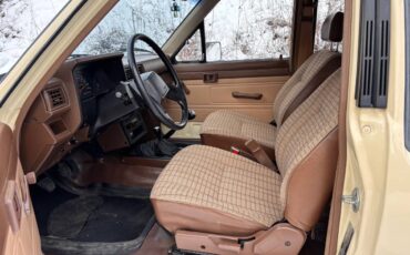 Toyota-pickup-4x4-1985-13