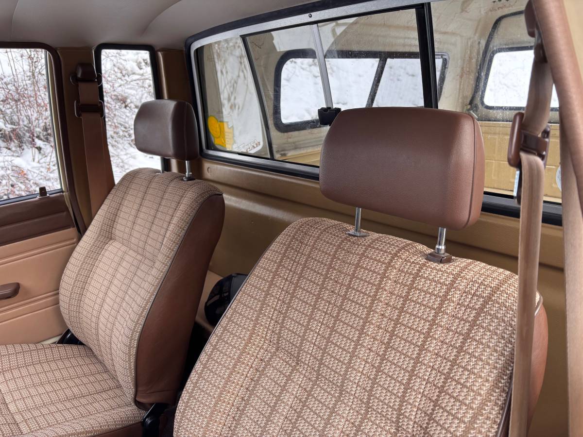 Toyota-pickup-4x4-1985-14