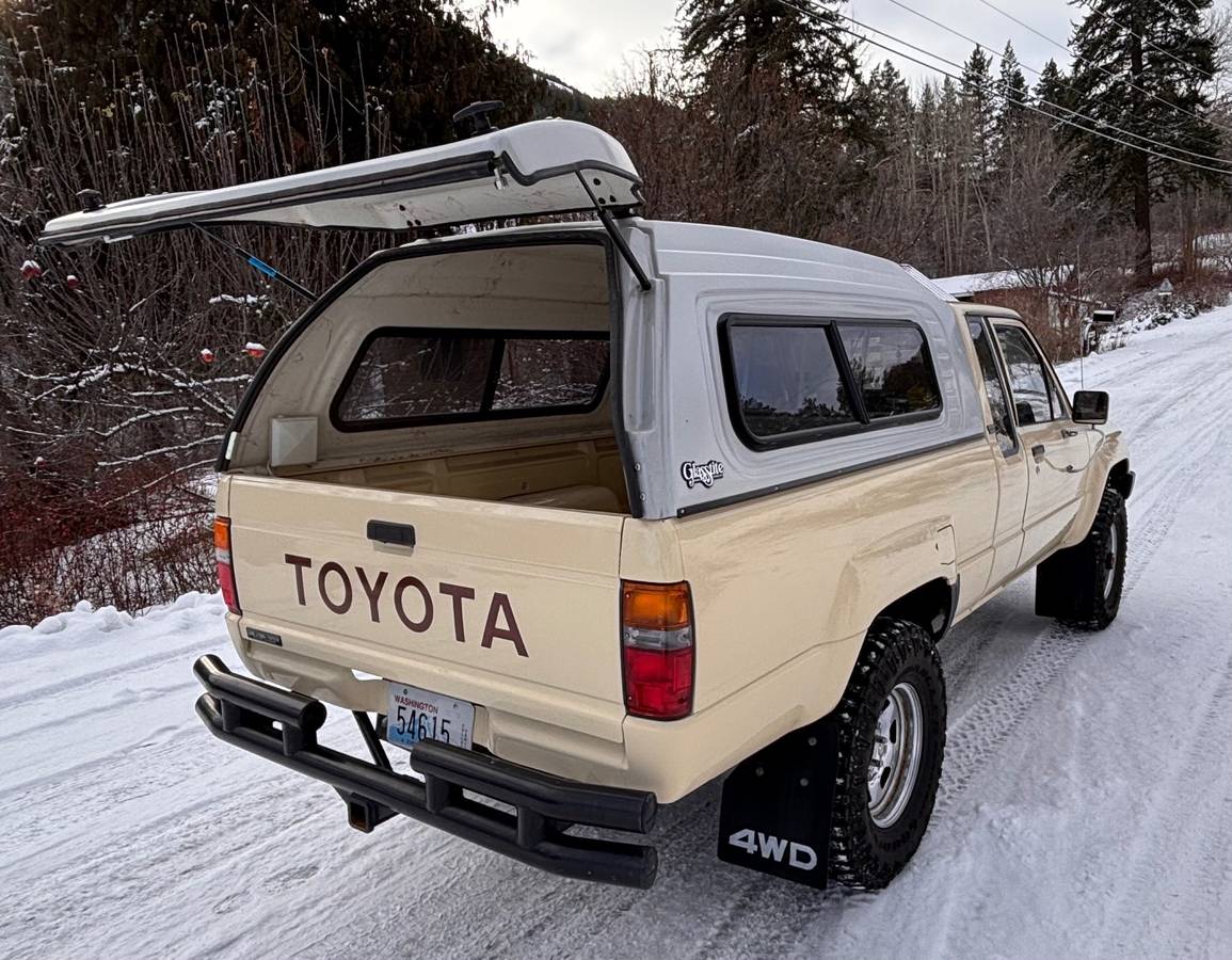 Toyota-pickup-4x4-1985-7