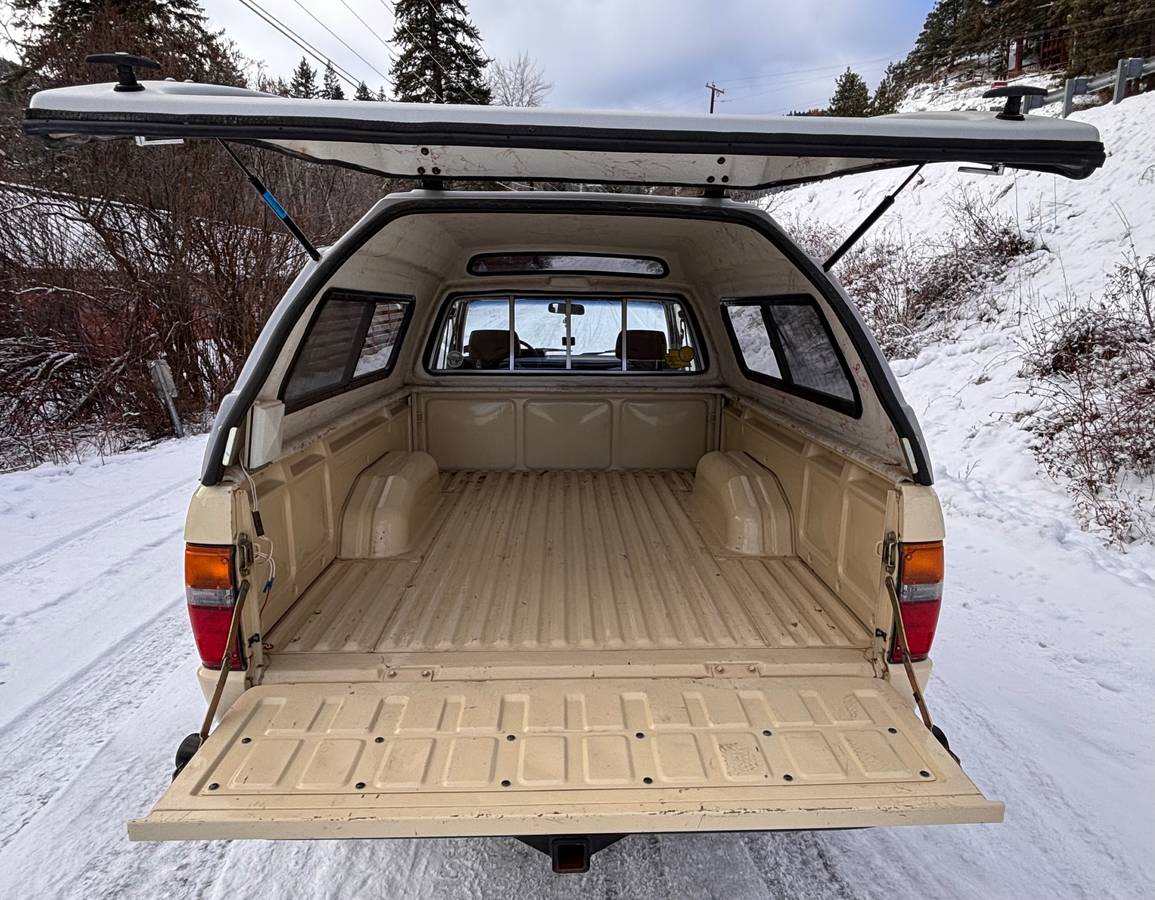 Toyota-pickup-4x4-1985-8