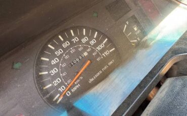 Toyota-pickup-4x4-1985-red-1